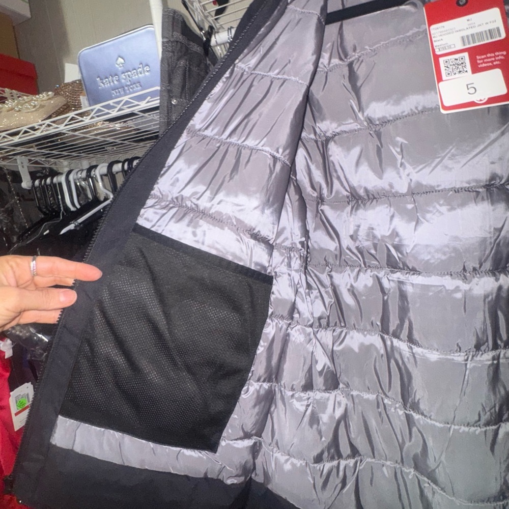 Moosejaw Men's Sleek Black and Gray Puffer Jacket - Picture 5 of 8